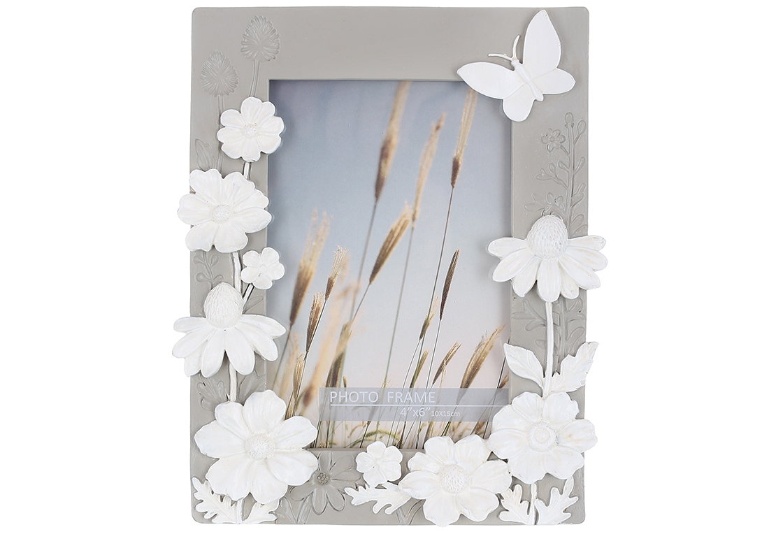 Рамка для фото розміру 16.3*20см, з об'ємними квітами та метеликом, колір ніжно-сірий з білим 455-001 оптом